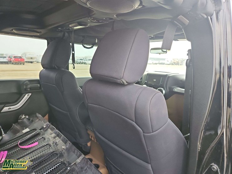2011-jeep-wrangler-image-19