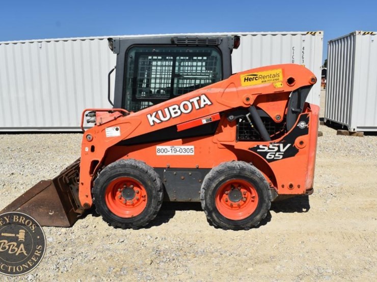 2017-kubota-ssv65-image-39