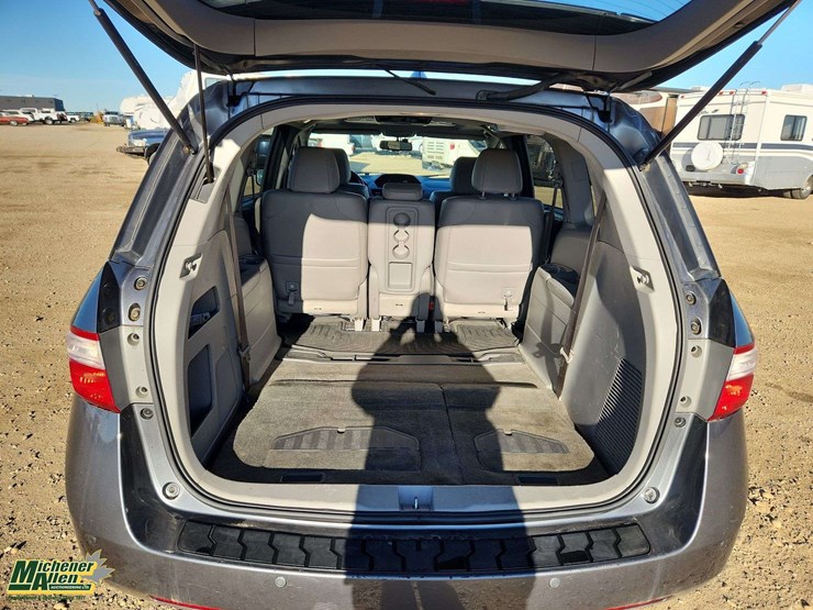 2013-honda-odyssey-image-23