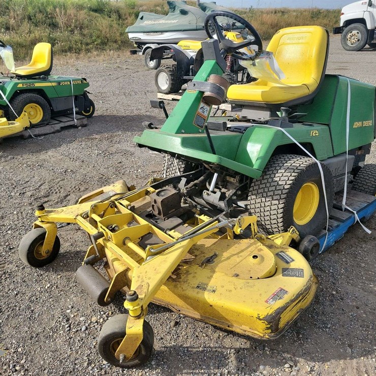 JOHN DEERE F725