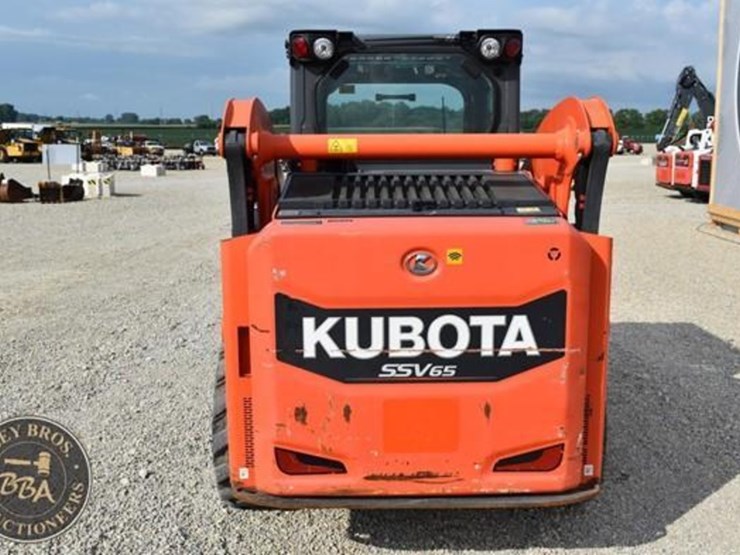 2020-kubota-ssv65-image-13