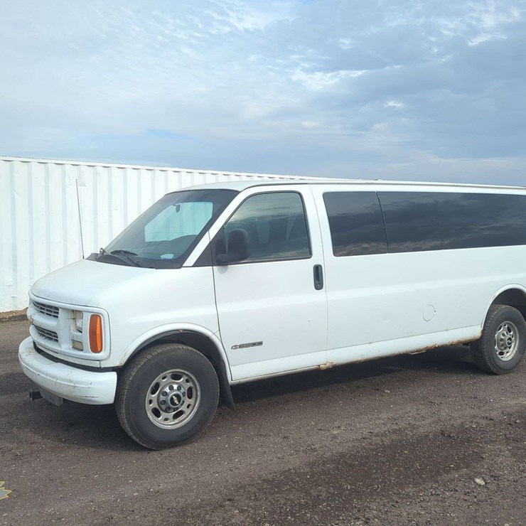 2001 CHEVROLET EXPRESS 3500