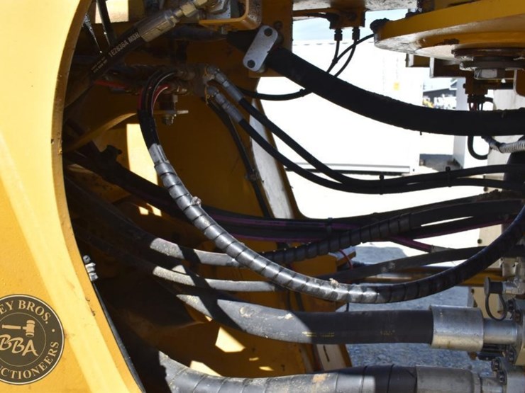 2014-caterpillar-982m-image-43