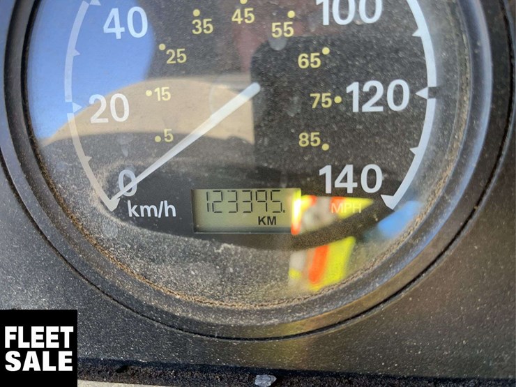 2006-sterling-lt8500-image-22