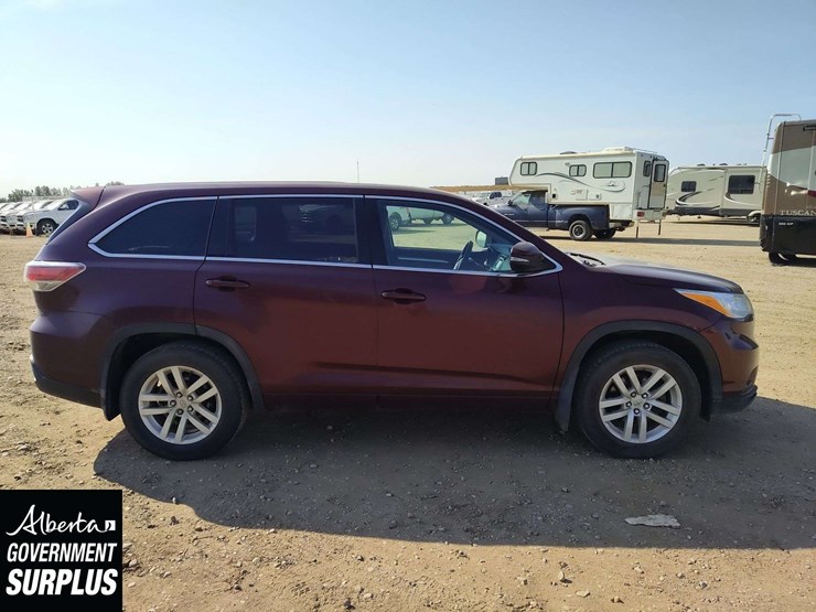 2015-toyota-highlander-image-26