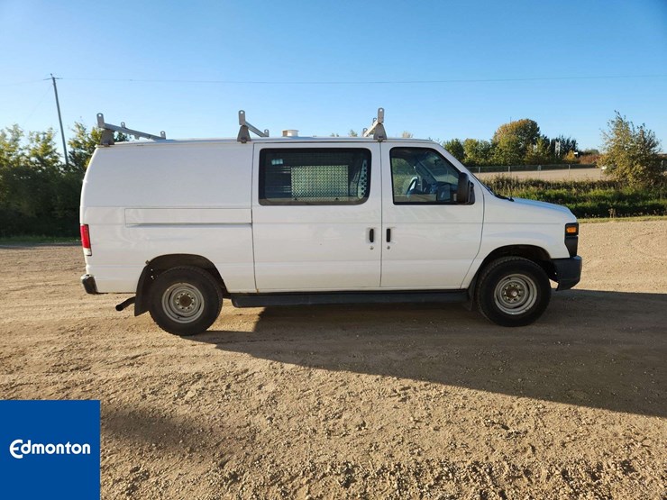 2012-ford-cargo-image-6