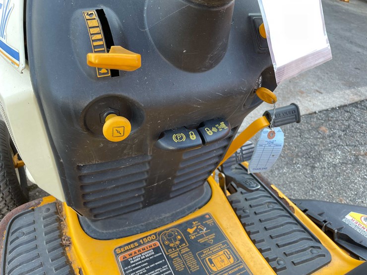 #3103-•-cub-cadet-riding-lawn-mower-(o3)-image-7