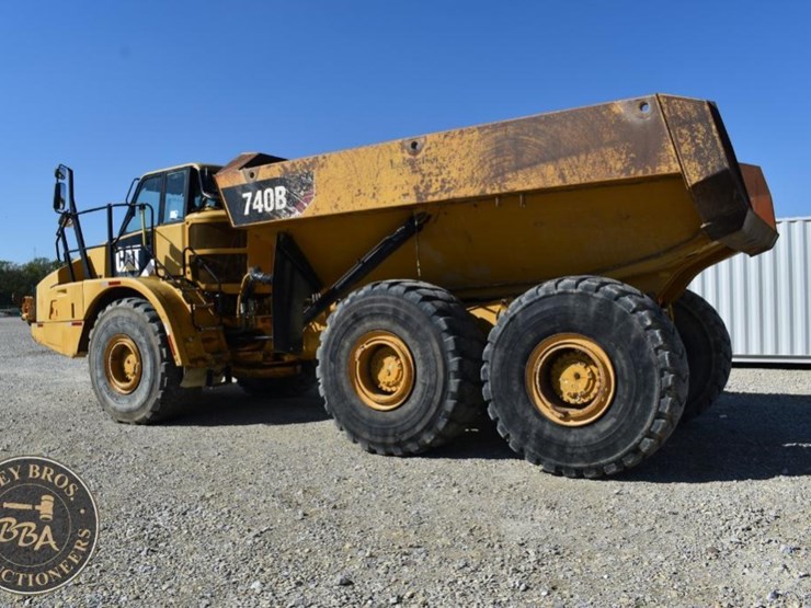 2012-caterpillar-740b-image-2