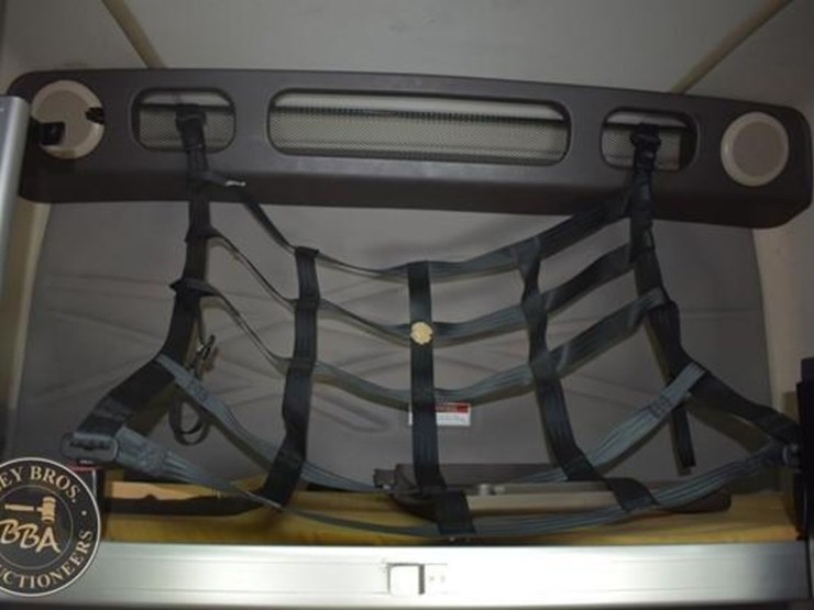 2014-volvo-vnl64t670-image-51