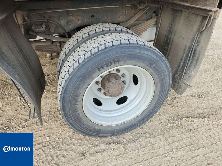2013-ford-f550-image-12