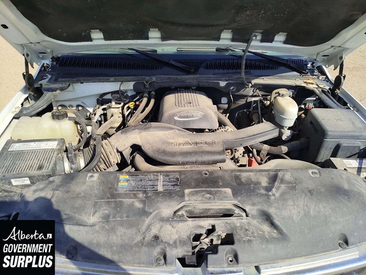 2006-chevrolet-suburban-image-27
