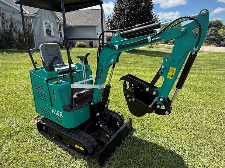 #614-•-2025-cfg-industrial-h15r-hydraulic-track-type-mini-excavator-image-1