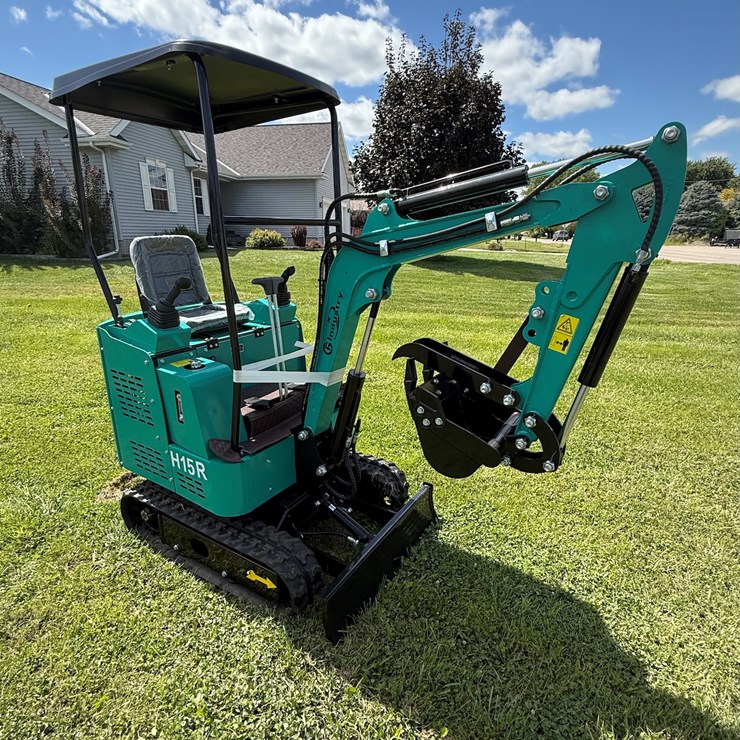 #614 • 2025 CFG Industrial H15R Hydraulic Track Type Mini Excavator