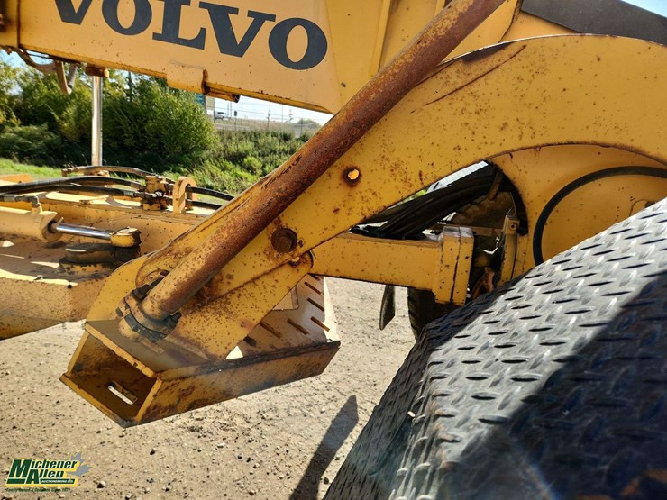 2011-volvo-g940-image-51
