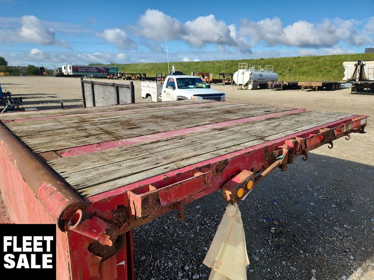 2008-manac-tri/a-step-deck-trailer-image-33
