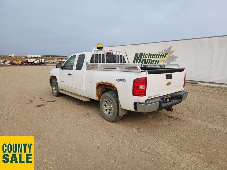 2013-chevrolet-silverado-1500-image-3