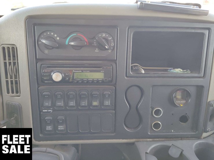 2008-international-durastar-4300-image-11