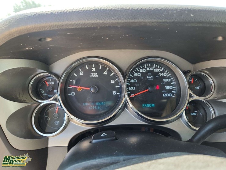 2011-chevrolet-silverado-1500-lt-image-10