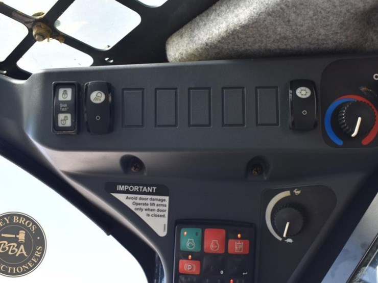 2021-deere-325g-image-78