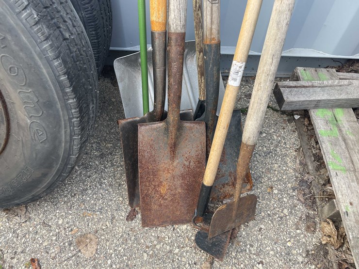 #3107-•-hand-tools-(o6)-image-1