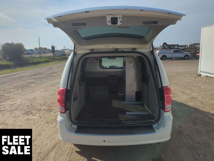 2012-dodge-grand-caravan-se-image-22