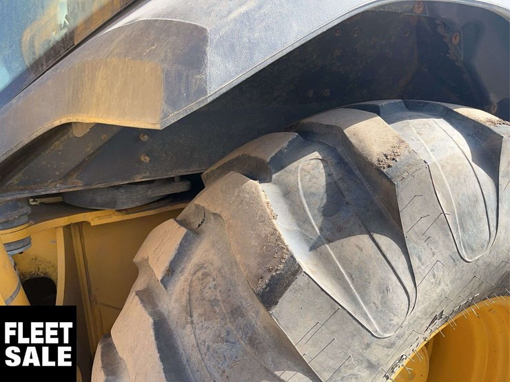 2016-deere-410l-image-9
