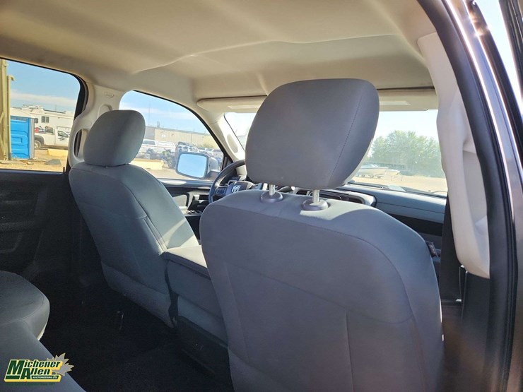 2015-ram-tradesman-image-23