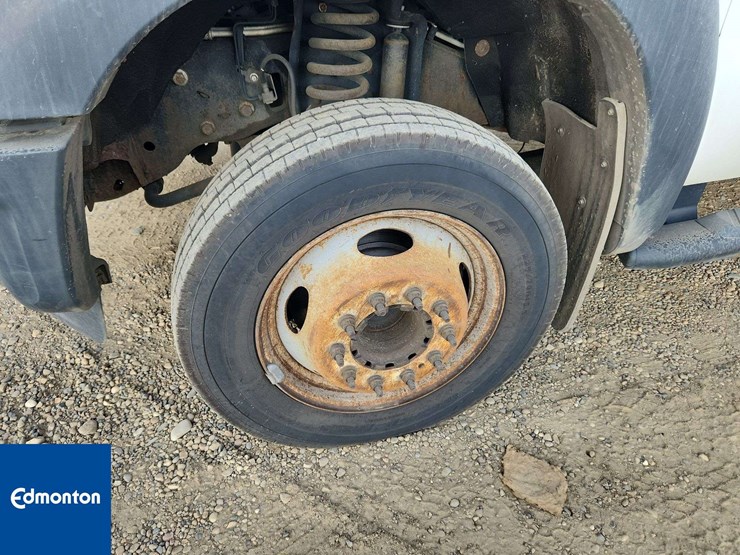 2013-ford-f550-image-11