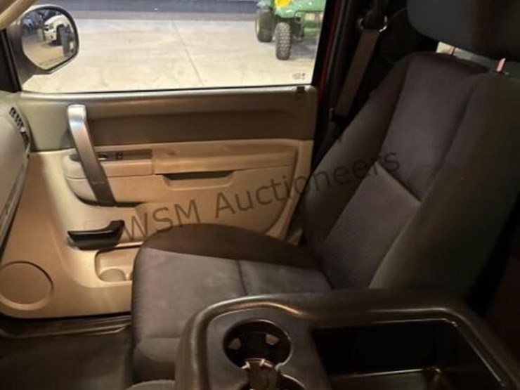 2013-chevrolet-silverado-1500-image-22