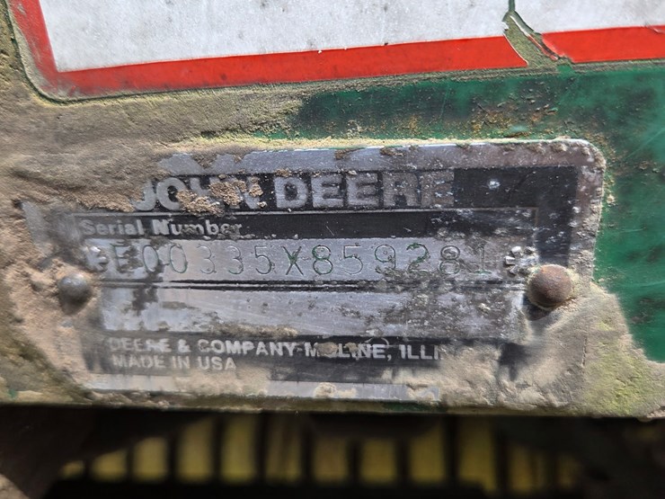 john-deere-335-image-10