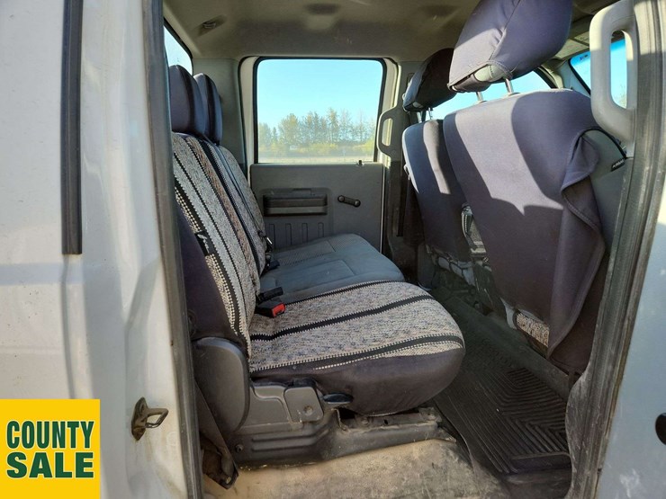 2013-ford-f550-image-27