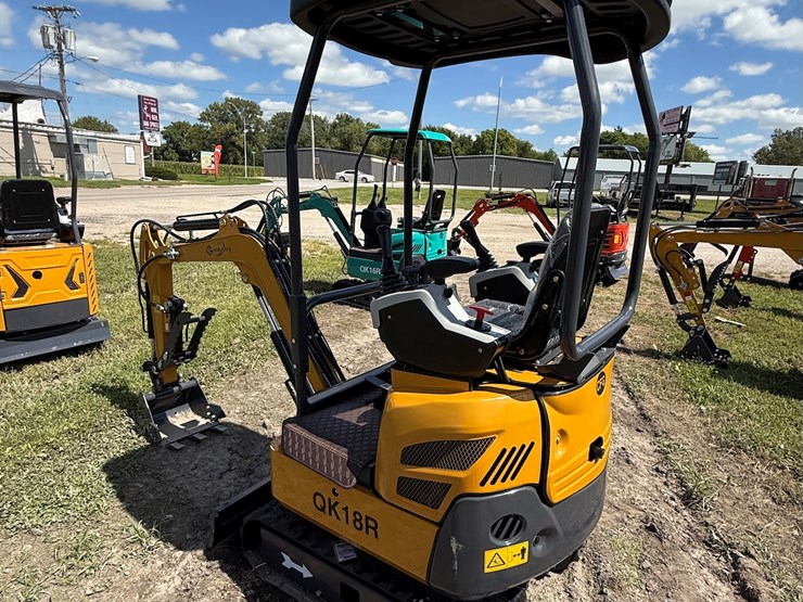 #607-•-2025-cfg-industrial-qk18r-hydraulic-track-type-mini-excavator-image-16