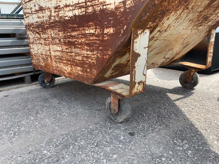 #3000-•-large-rolling-material-bin-(o8)-image-7