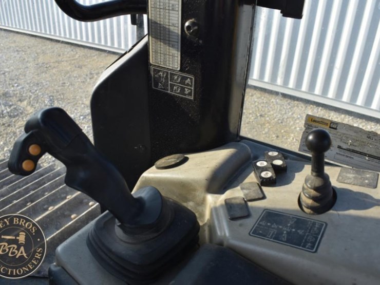 2020-caterpillar-d6n-lgp-image-10