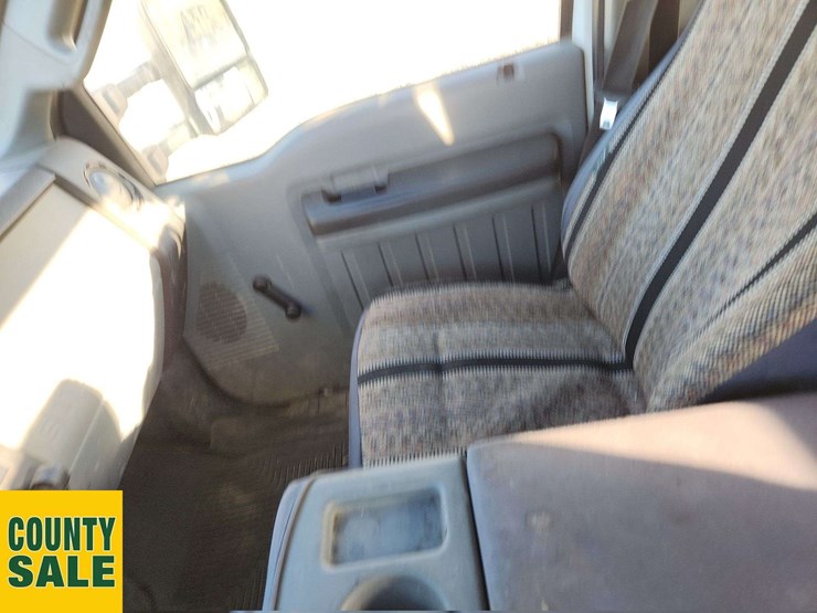 2013-ford-f550-image-25