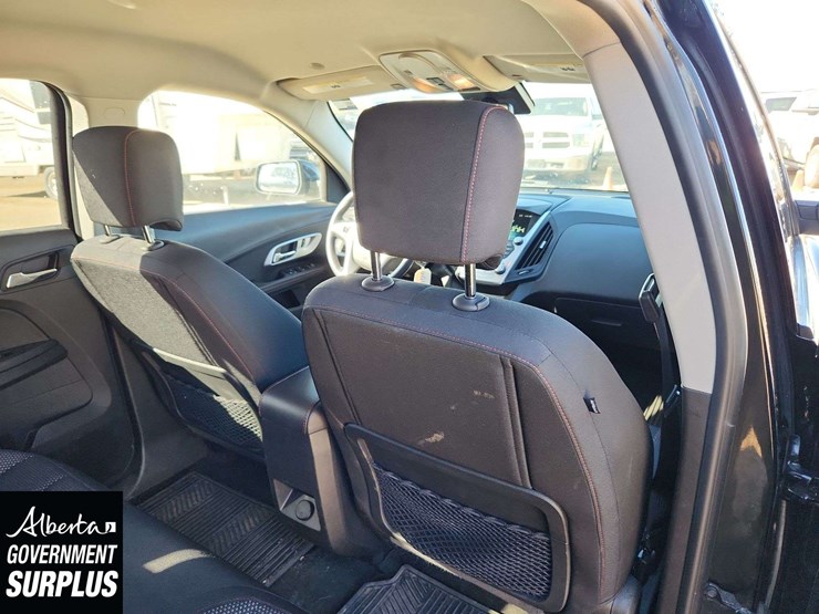 2015-chevrolet-equinox-lt-image-18