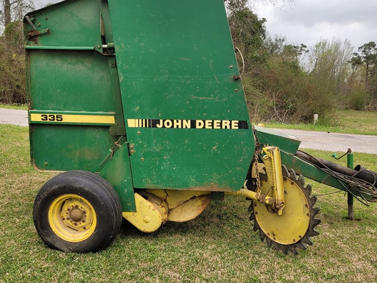 john-deere-335-image-5