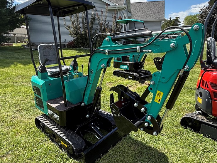 #611-•-2025-cfg-industrial-mh12rx-hydraulic-track-type-mini-excavator-image-2