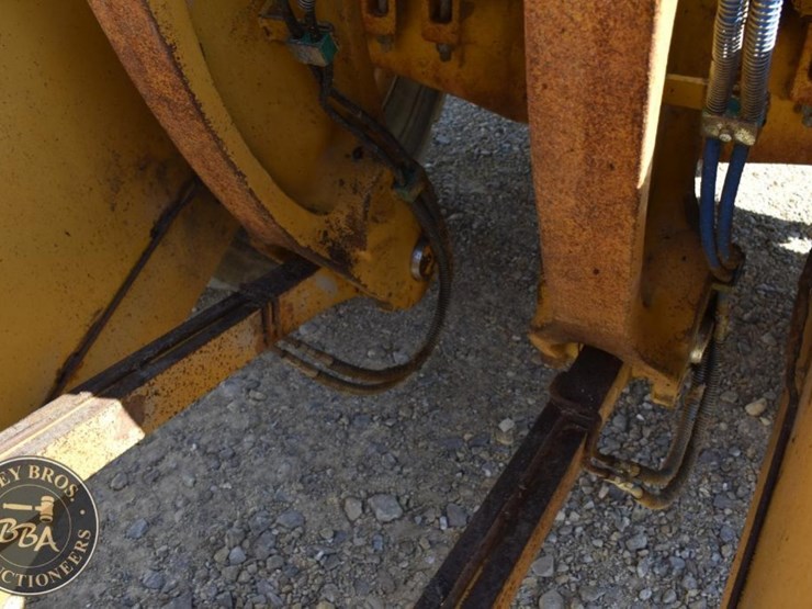 2014-caterpillar-982m-image-29