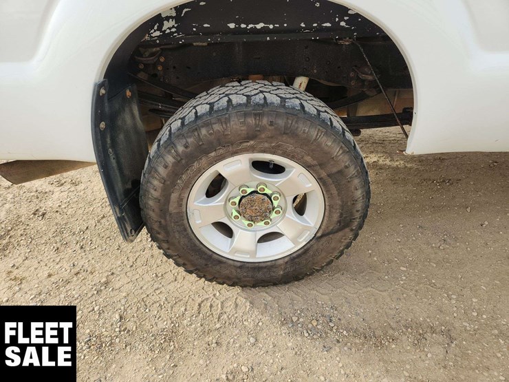 2014-ford-f350-image-32