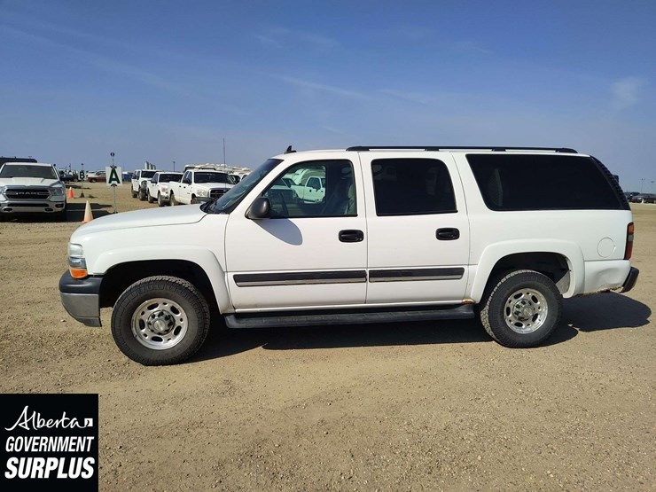 2006-chevrolet-suburban-image-24