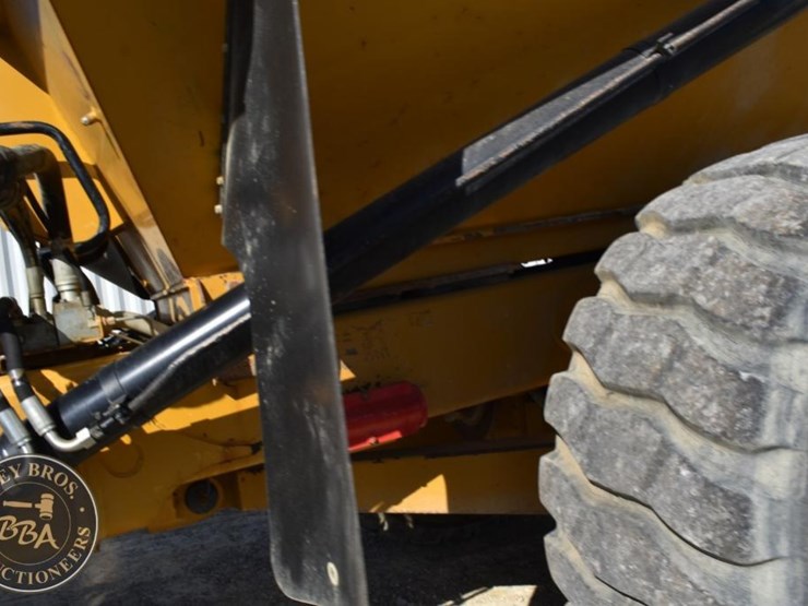 2012-caterpillar-740b-image-65
