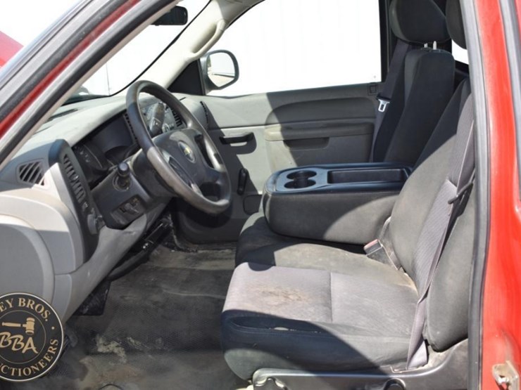2010-chevrolet-silverado-1500-image-12