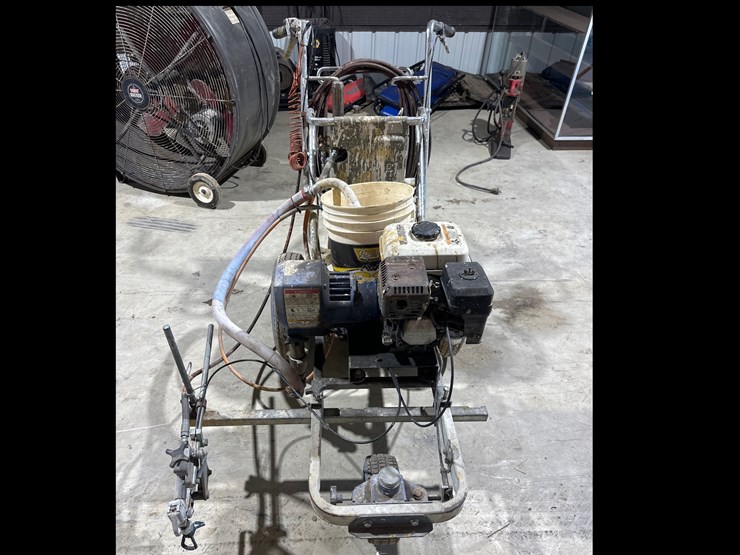 #76-•-graco-line-lazer-ii-3900-image-4