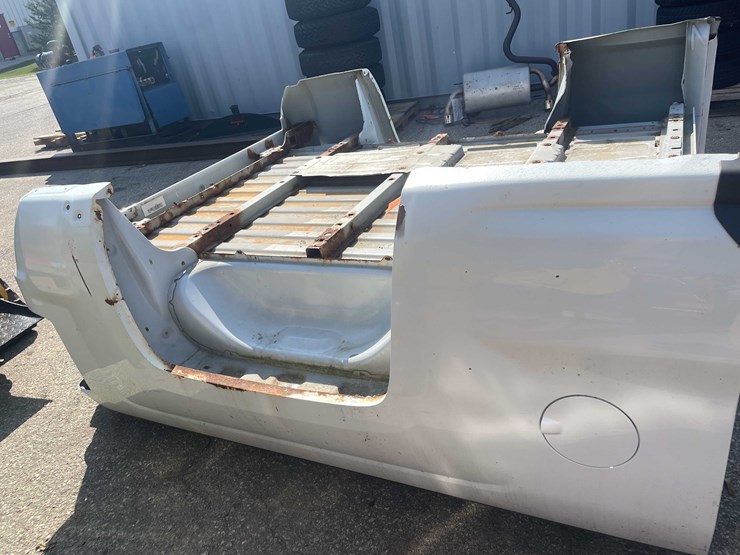 #3108-•-chevy-truck-box-(o6)-image-2