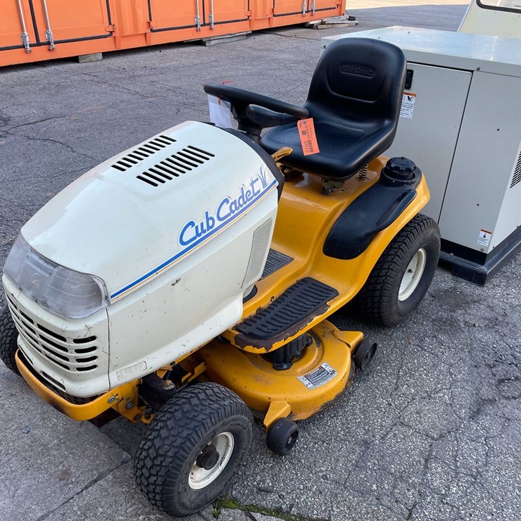 #3103 • Cub Cadet Riding Lawn Mower (O3)