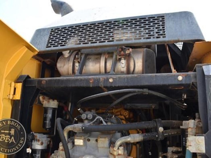 2018-deere-210g-lc-image-52