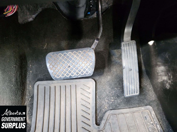 2015-chevrolet-equinox-lt-image-12