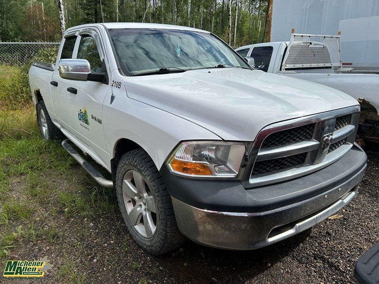 2010-dodge-ram-1500-image-2