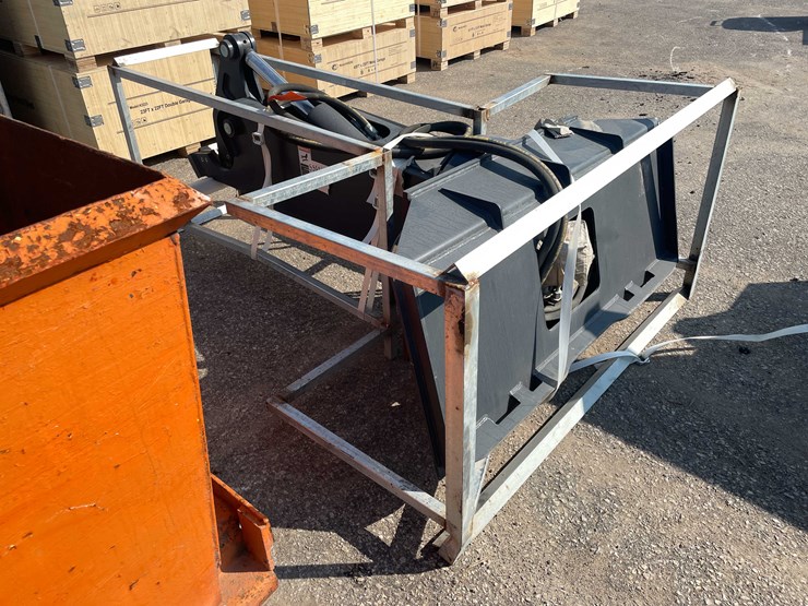 #3000-•-large-rolling-material-bin-(o8)-image-15